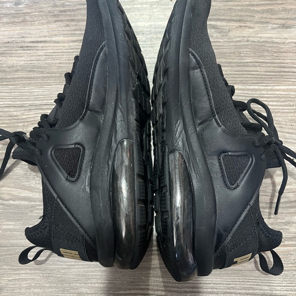 puma woman’s shoe - Picture 3 of 6